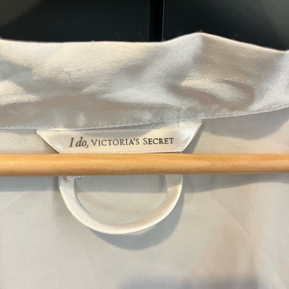 Bride Robe (I do, Victoria Secret) - Picture 4 of 4